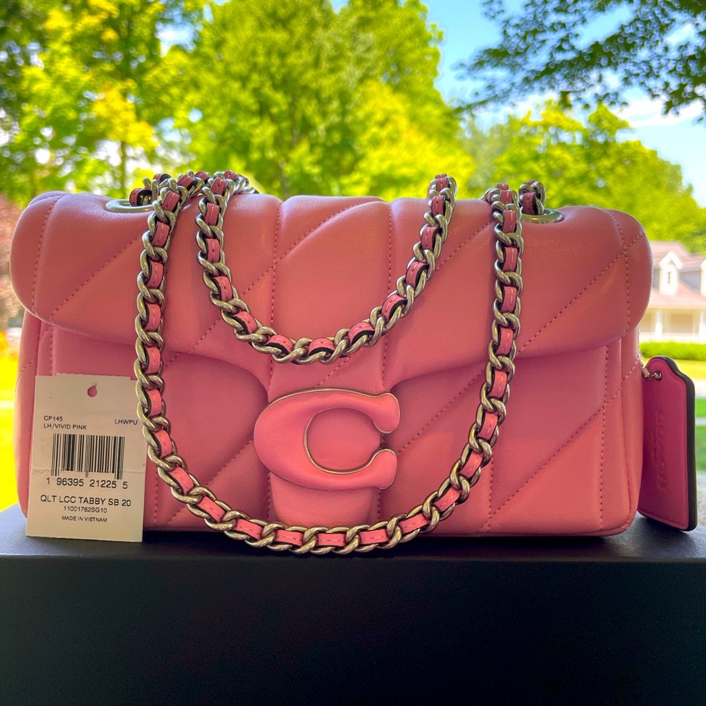 COACH 💞💞 QUILTED TABBY SIZE 20!